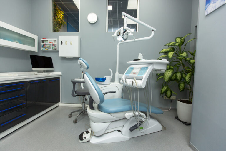 Modern dental clinic in Muzaffarpur using advanced dental technology for safe and comfortable treatment